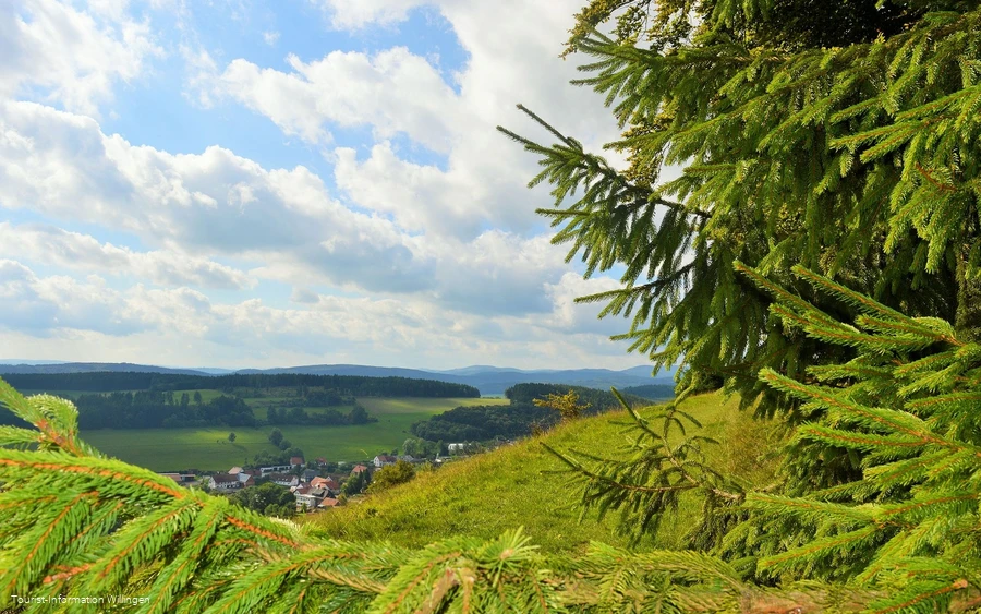 Geschichtspfad mit Blick auf Welleringhausen