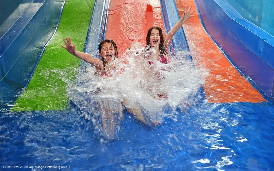 Erlebnisbad und Rutschen-Gigant AquaMagis