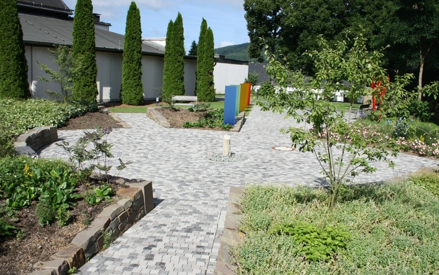 Josefsheim_Lebensgarten_1_.jpg