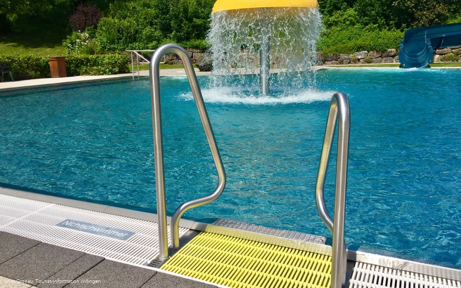 freibad-usseln-beckeneinstieg.jpg freibad-usseln-beckeneinstieg.jpg
