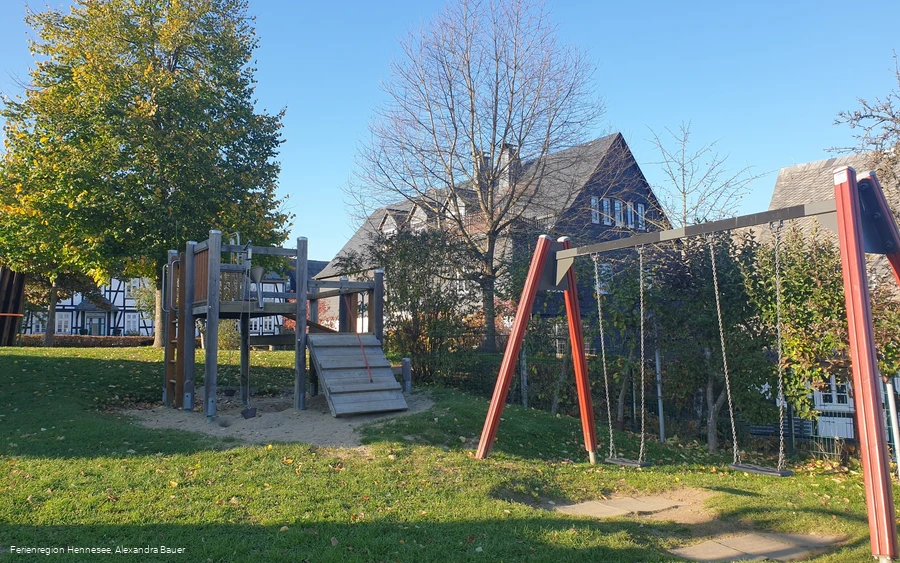 August-Pieper-Platz Spielplatz Eversberg August-Pieper-Platz Spielplatz Eversberg