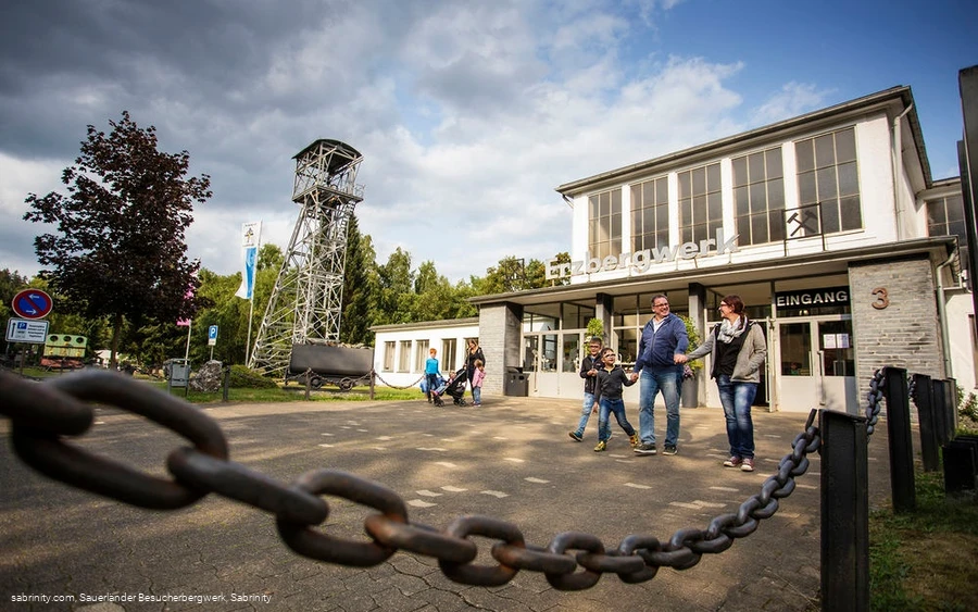 Eingang Sauerländer Besucherbergwerk