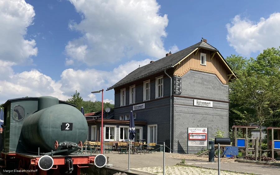 historische Lock "Emma" am Alten Bahnhof in Hützemert historische Lock "Emma" am Alten Bahnhof in Hützemert