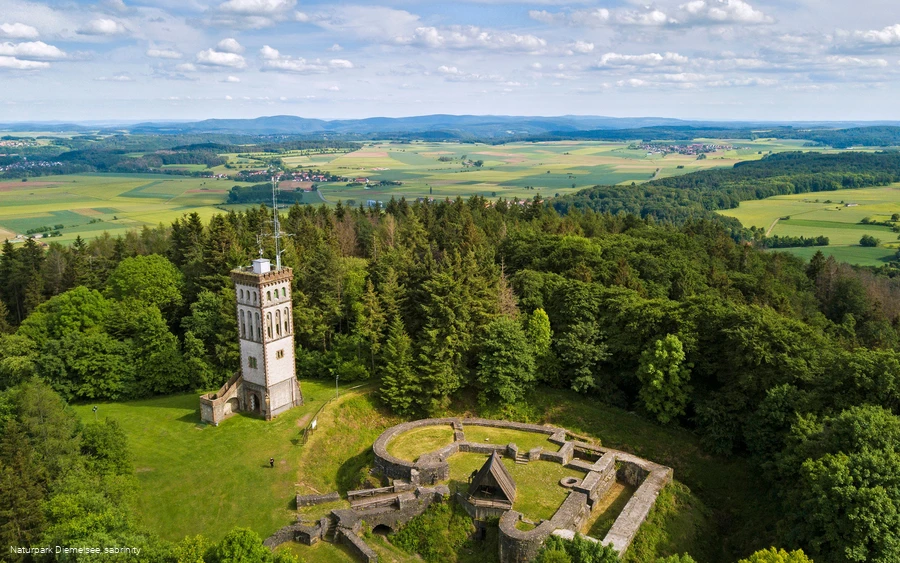 Der Eisenberg - Deutschlands reichste Goldlagerstätte mit Burgruine und Aussichtsturm