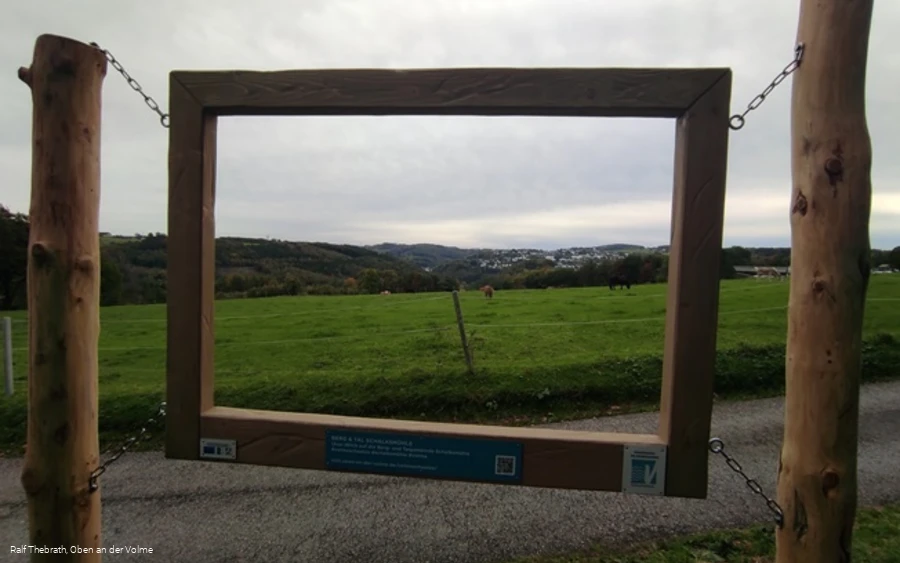 Panoramabilderrahmen am Wegesrand
