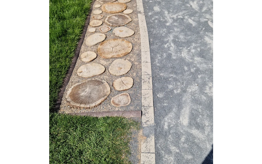 Barfusspfad Hennesee Baumscheiben