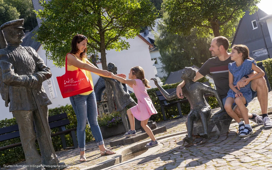 familie-linnenkerlplatz-willingen_c__wolfgang-detemple-tourist-information-willingen.jpg