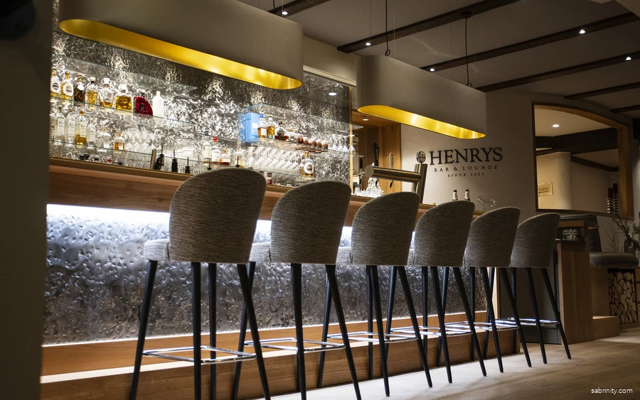 Hotel-Platte-Henrys-Bar-FotoHotel-sabrinity.jpg