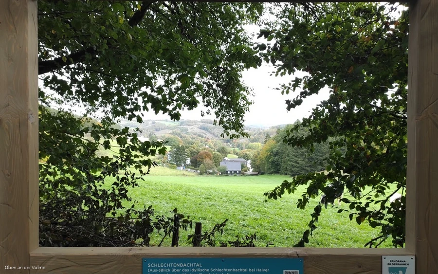 Panoramabilderrahmen am Wegesrand