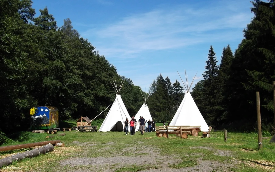 outdoorgelaende-zelte-kombinatour.jpg outdoorgelaende-zelte-kombinatour.jpg