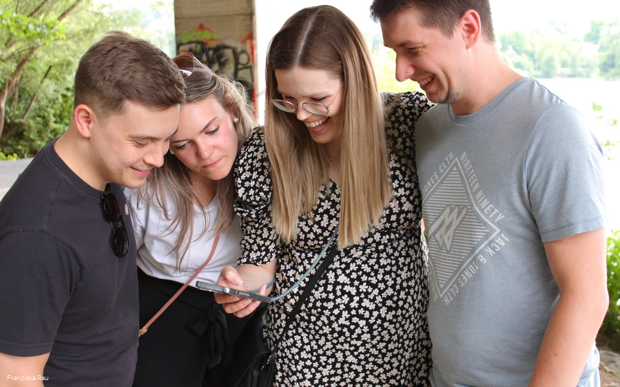 Gruppe.jpg Gruppe.jpg