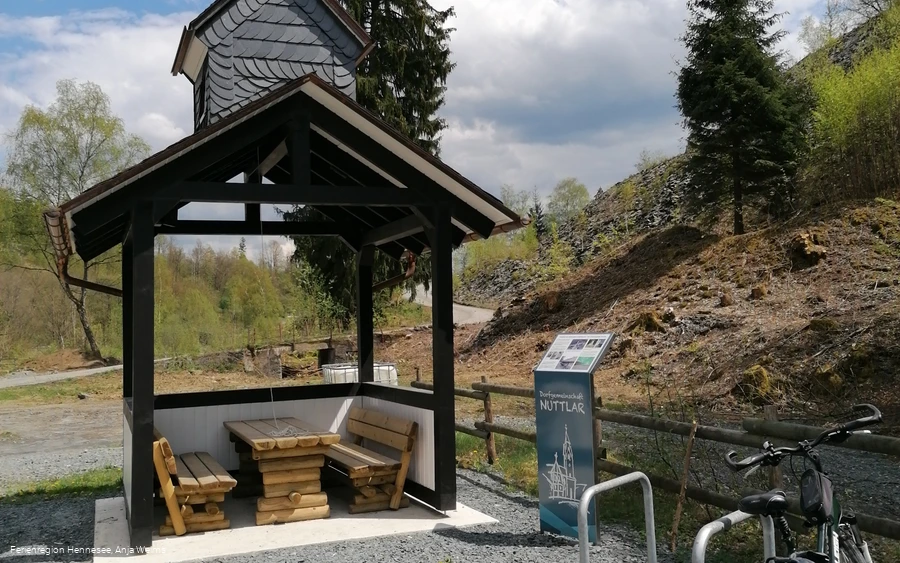 Rastplatz RuhrtalRadweg Schieferbau Nuttlar