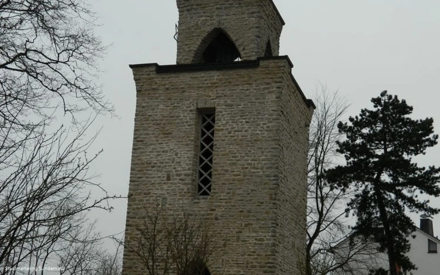 Turm von der Straße