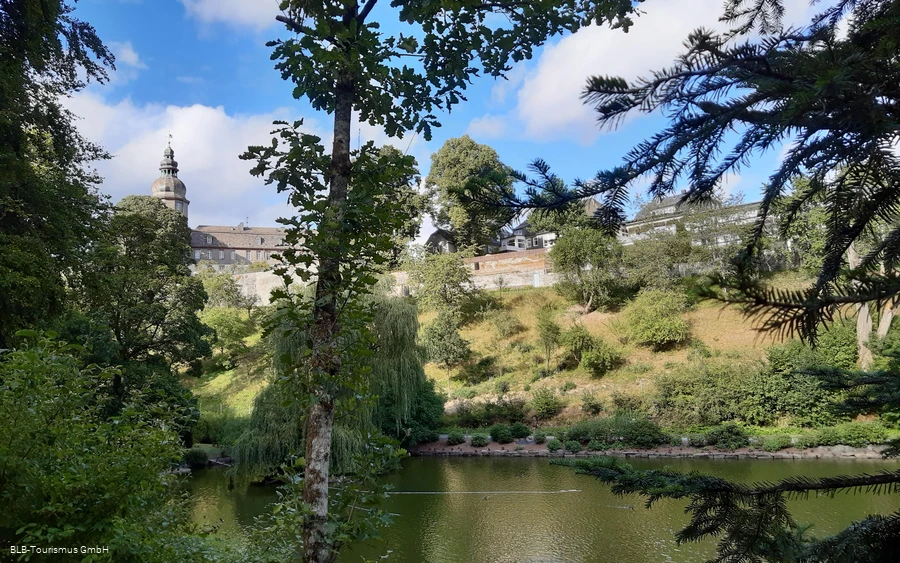 Schlosspark und Teich - Schloss Berleburg