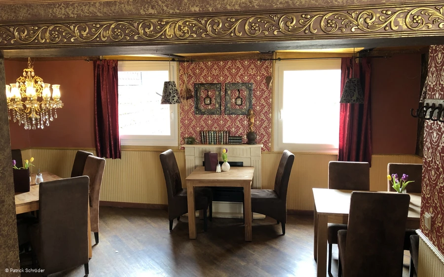 Innenbereich mit Sitzmöglichkeiten