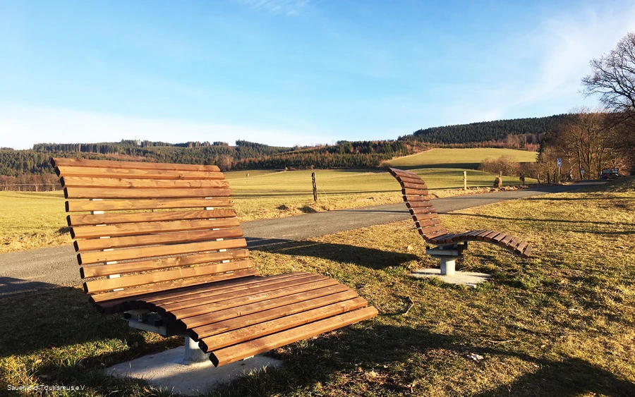 Liegebänke am Planetenweg