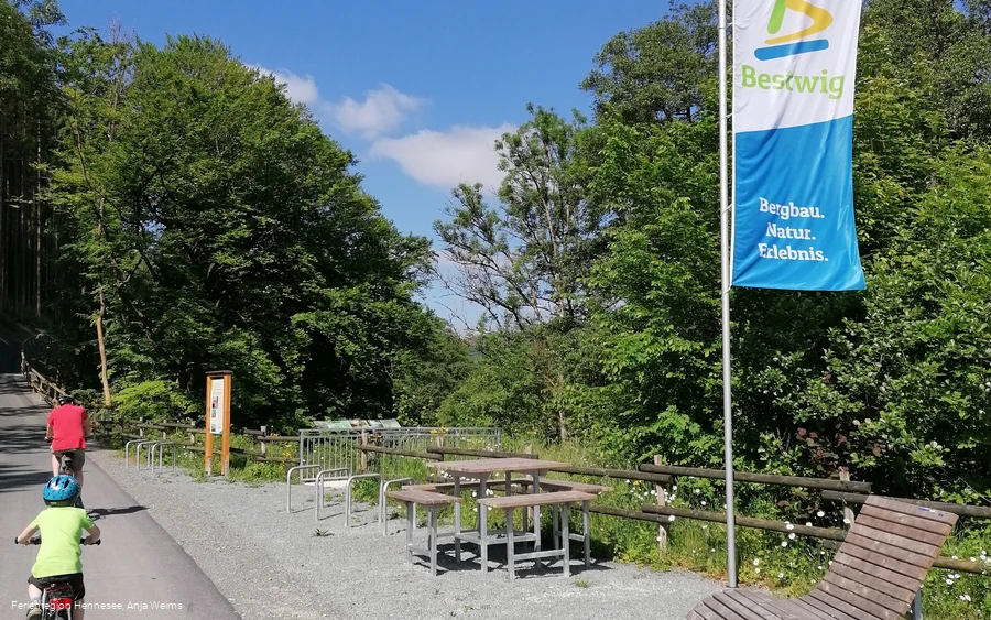 Rastplatz RuhrtalRadweg Schieferbau Nuttlar