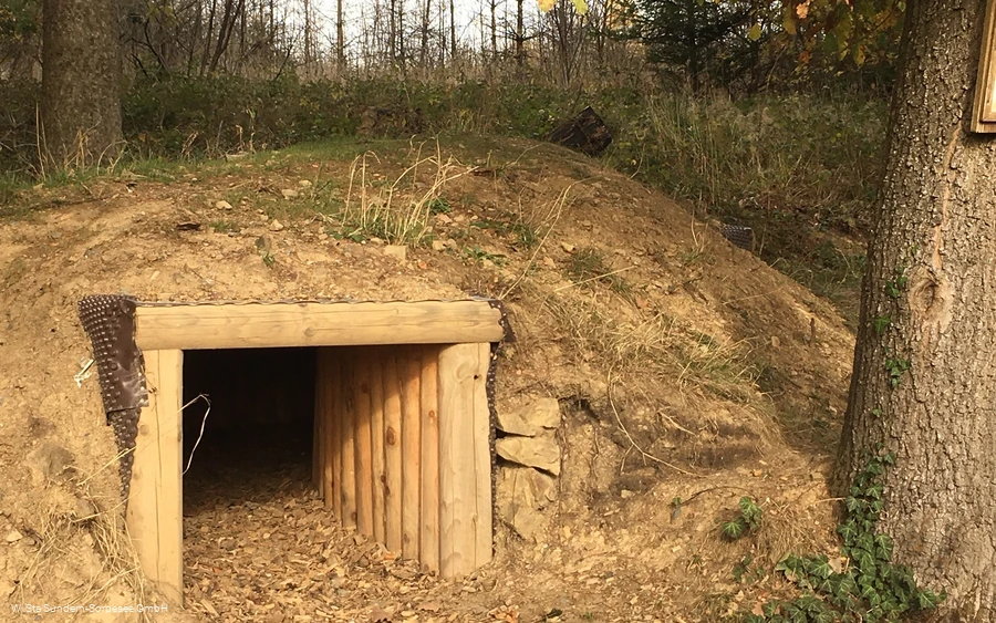 Fuchsbau mit Kriechtunnel