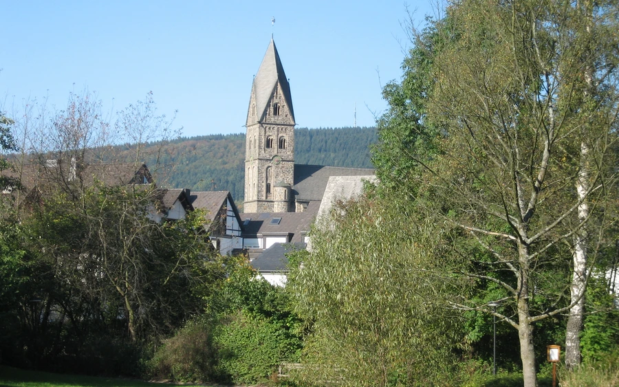 Nikolaus Kirche Olsberg.jpg