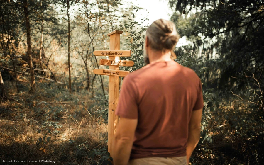 Wanderer auf Weg in Hallenberg