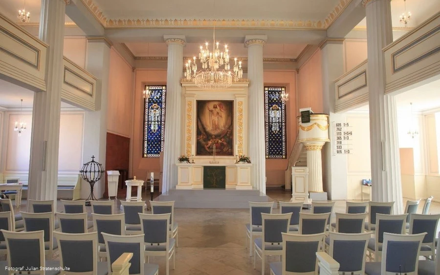 Auferstehungskirche innen2 Auferstehungskirche innen2