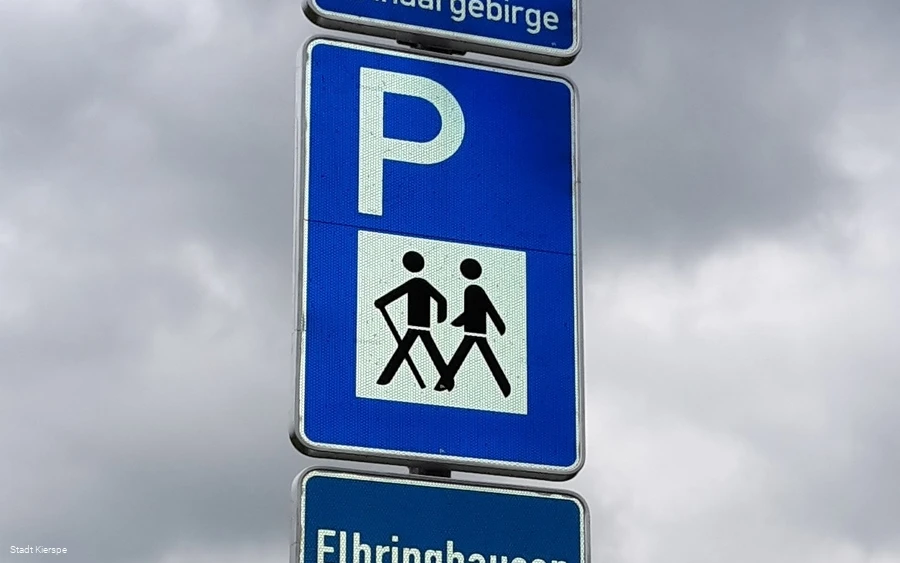 Hinweisschild Wanderparkplatz