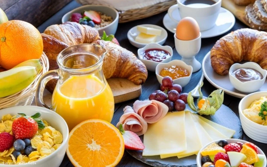 Das Hof-Cafe Frühstück.jpg