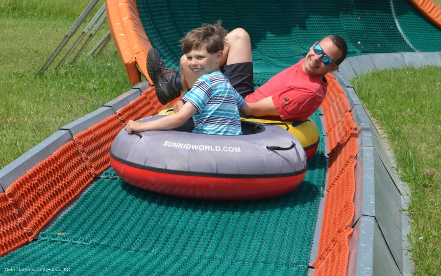 Sommertubing Quadrat.JPG