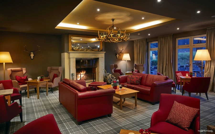 Hotel-Rimberg-Swimming-Pond-Lobby-Living-Room-PhotoHotel.jpg