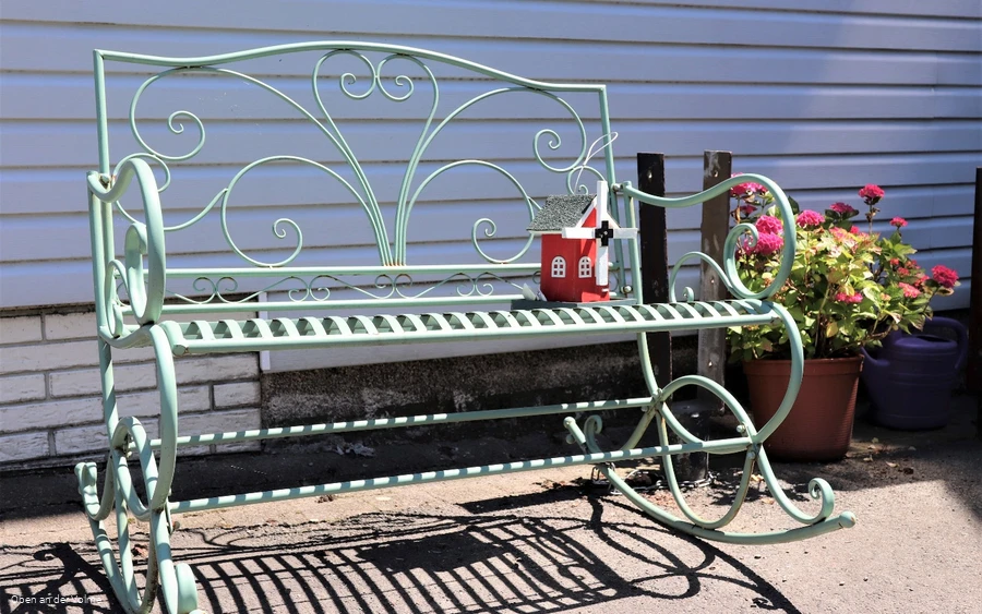 Entspannt sitzen vor dem Hotel Jagdhaus Weber - © Oben an der Volme