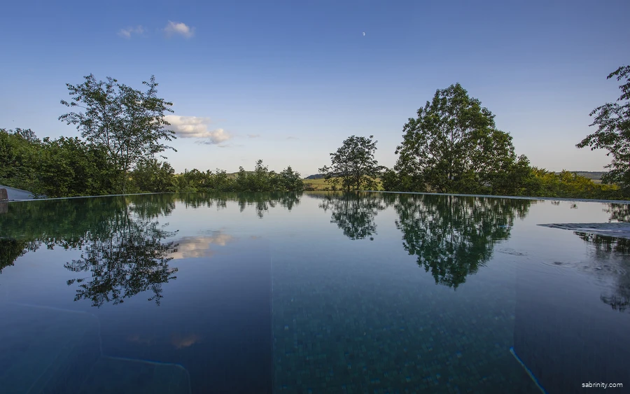 Ohlenbach-Infinitypool-pur-FotoHotel-sabrinity.jpg