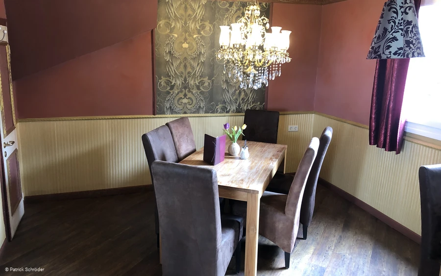 Innenbereich mit Sitzmöglichkeiten