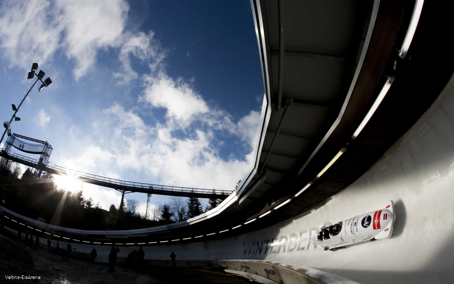 Taxibob-Fahrten (Veltins-EisArena).jpg Taxibob-Fahrten (Veltins-EisArena).jpg