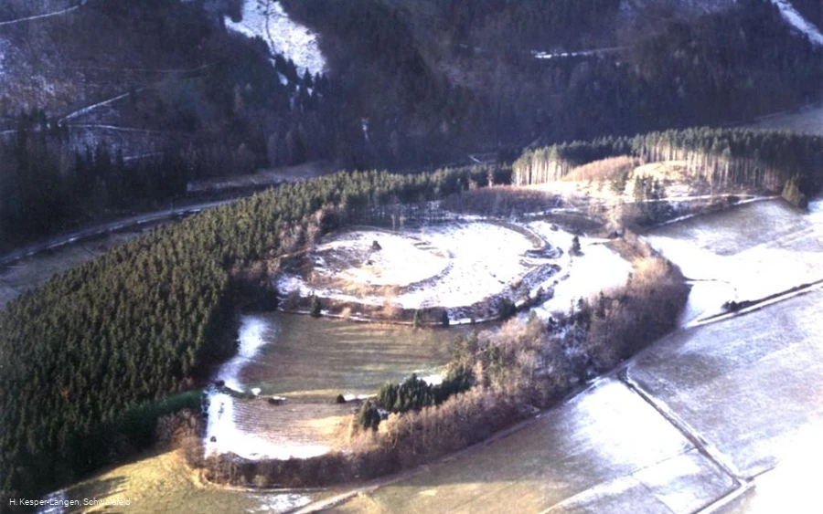 1-Schwalenburg (H.Kesper-Langen, Schwalefeld).jpg