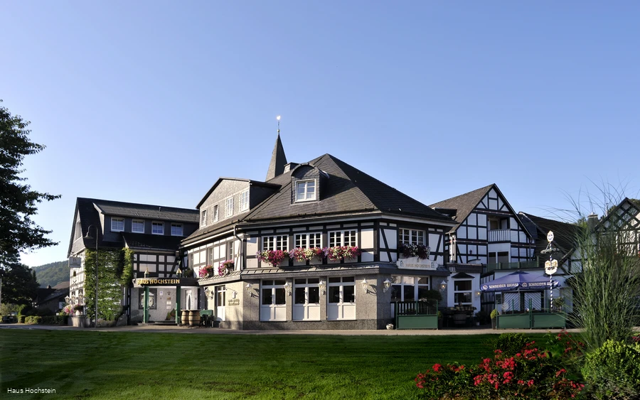 Het buitenaanzicht van Haus Hochstein