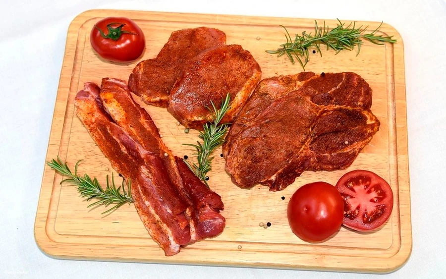 Beispiel für Grillfleischangebot im Hofladen Stork Beispiel für Grillfleischangebot im Hofladen Stork