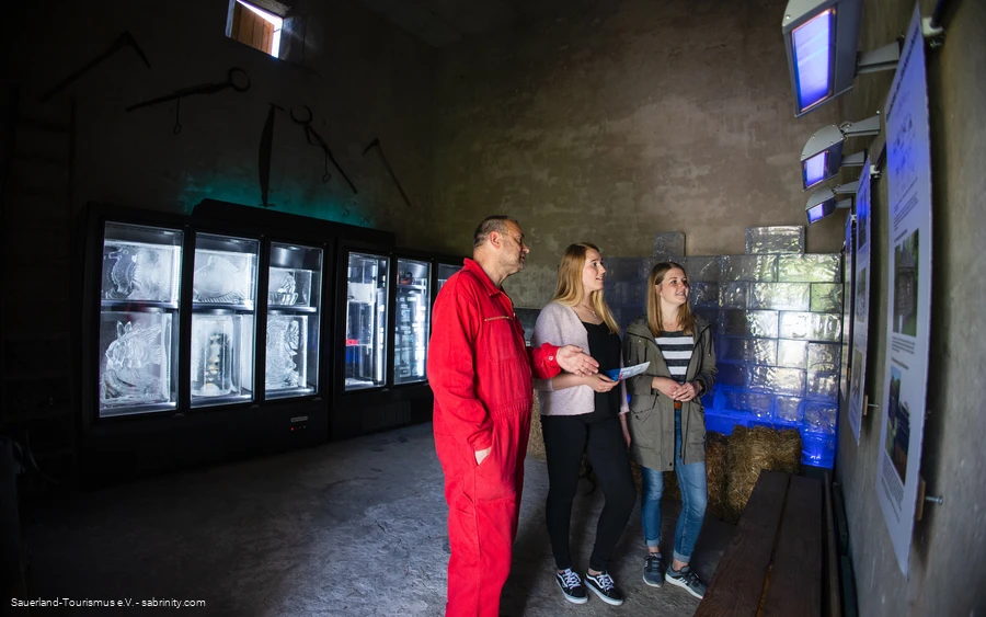 Ice house (Sauerland-Tourismus e.V. - sabrinity.com).jpg Ice house (Sauerland-Tourismus e.V. - sabrinity.com).jpg