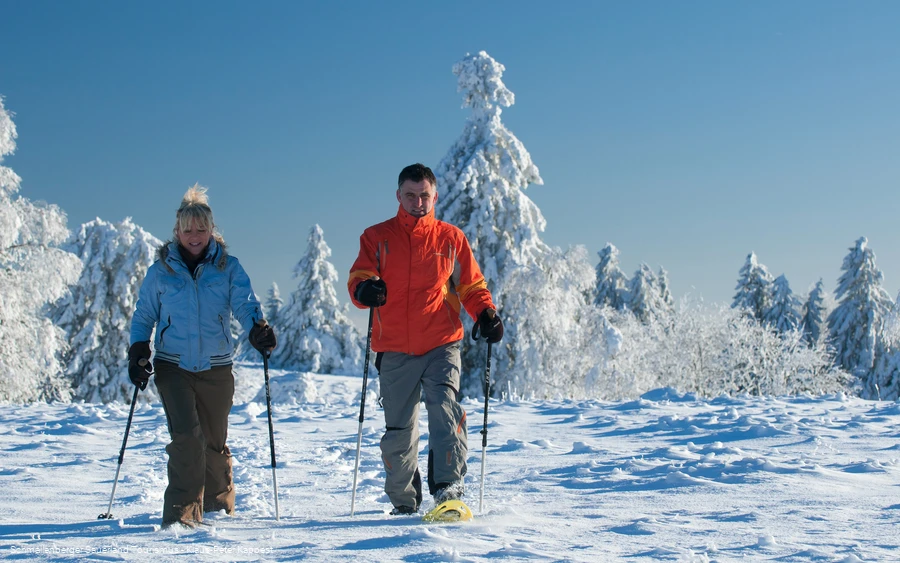 Sneeuwschoenwandeling (Schmallenberg Tourismus - Klaus-Peter Kappe).jpg Sneeuwschoenwandeling (Schmallenberg Tourismus - Klaus-Peter Kappe).jpg