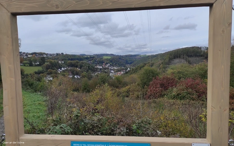 Panoramabilderrahmen am Wegesrand