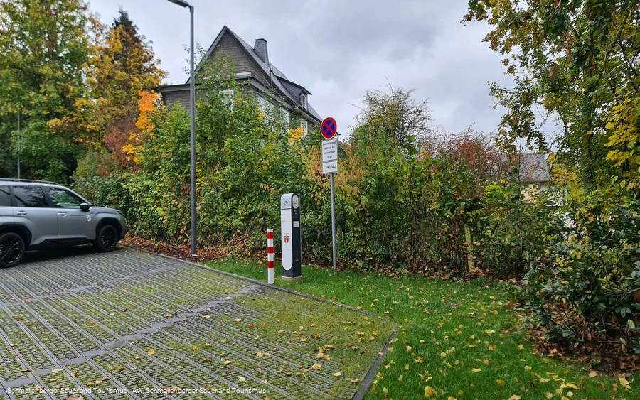 E-Auto-Ladesäule am Holz- und Touristikzentrum Schmallenberg