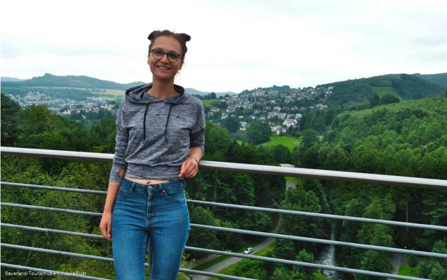 Janna Kamphof at the viewpoint of the Hennedamm.