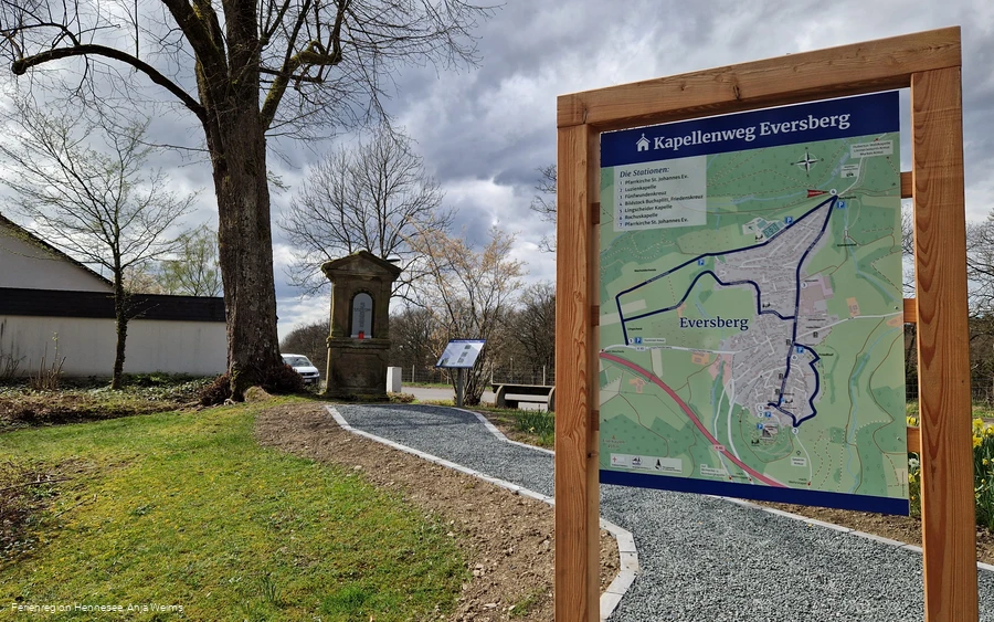 Kapellenweg Eversberg Wandertafel