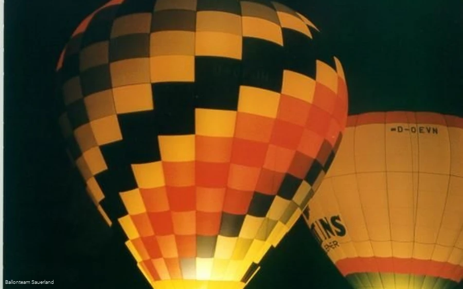 Ballone bei Nacht Ballone bei Nacht