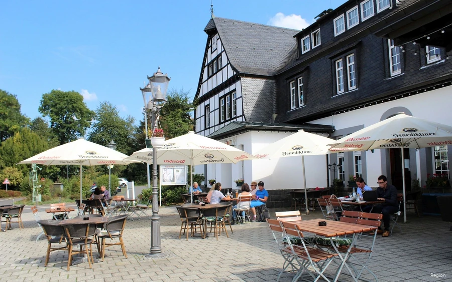Gastronomie vor dem Kulturbahnhof in Halver.