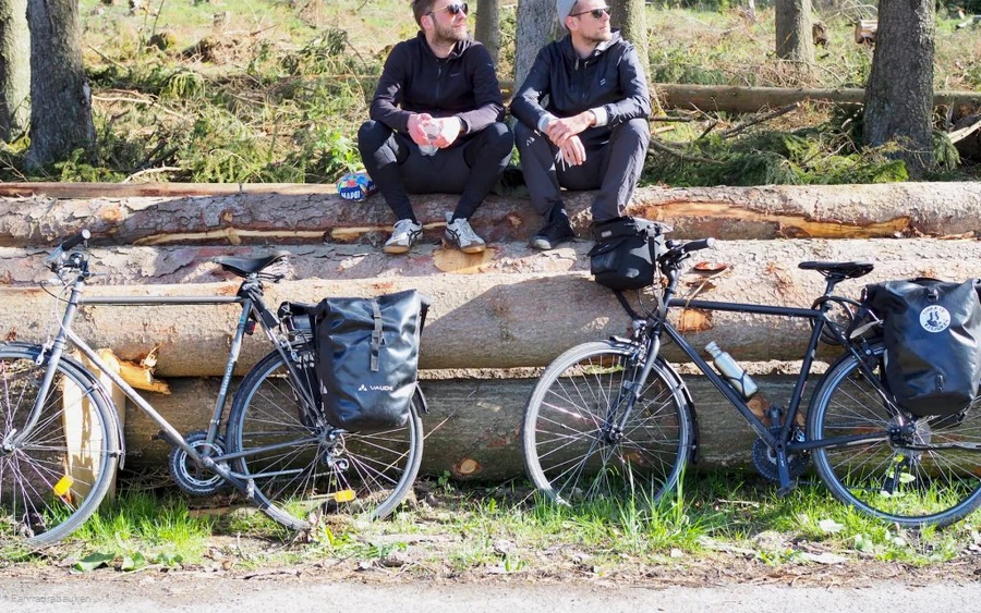 Henrik and Bastian from Cologne also write about the SauerlandRadring on their blog "Fahrradrabauken".