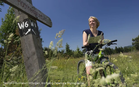Bikerin auf einer Genussradeltour in Willingen 