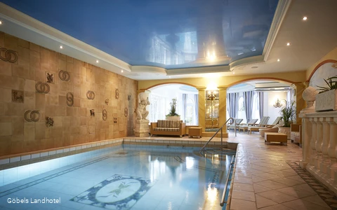 Schwimmbad Göbel's Landhotel_(c) Göbel Hotels.jpg