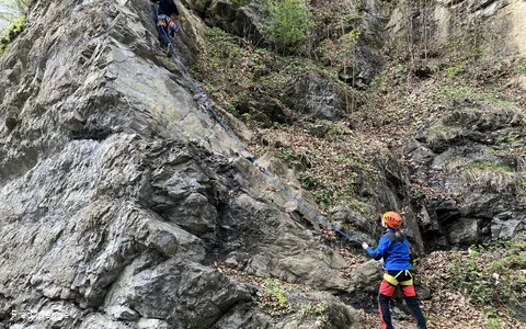 Klettern im Klettergebiet "Hülloch" in Kierspe