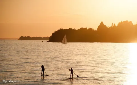 Stand up paddling
