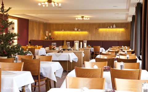 Dining room Waldhotel Willingen.jpg